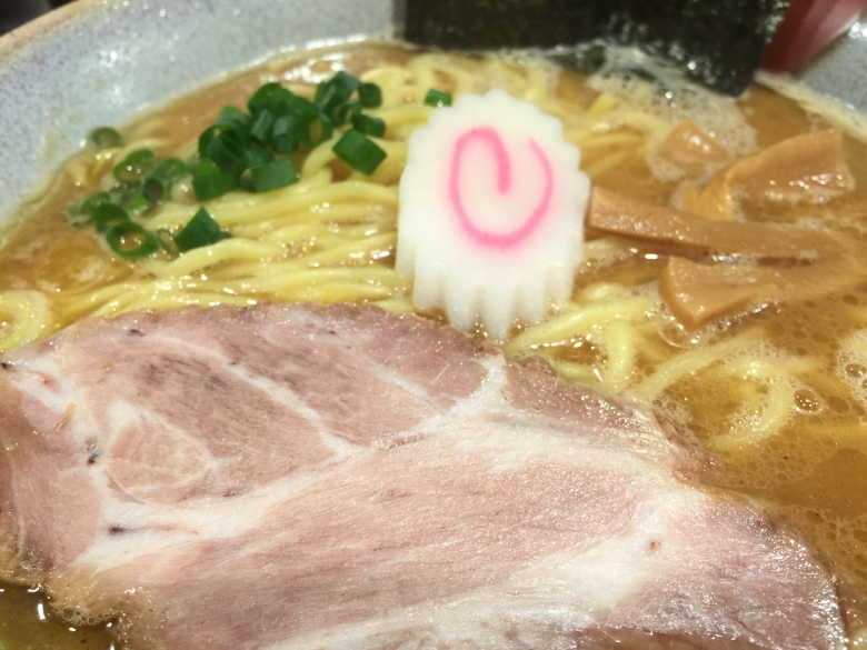 らー麺 夢あかり 動物系と魚介系スープのラーメン